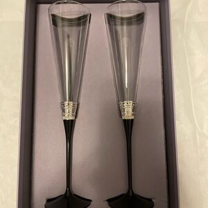 Vera Wang Black and Silver Champagne Flutes